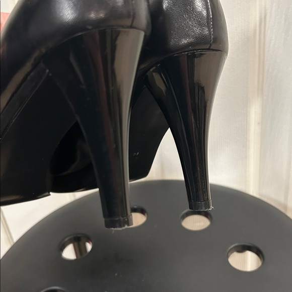 Nine West Platform Pumps Size 9.5 - Picture 8 of 9